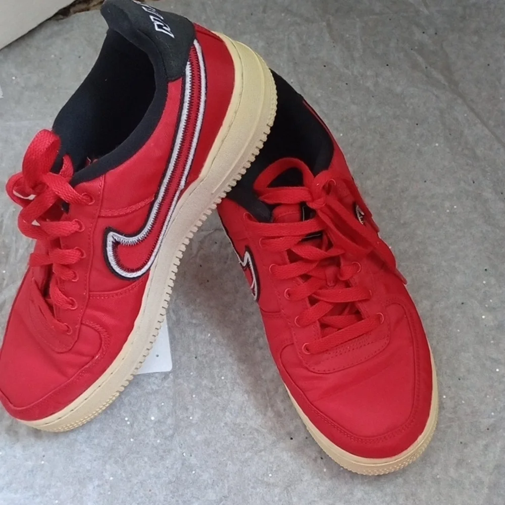 Nike AIR Red and Black Women's Lace-Up Athletic‎ Sneakers